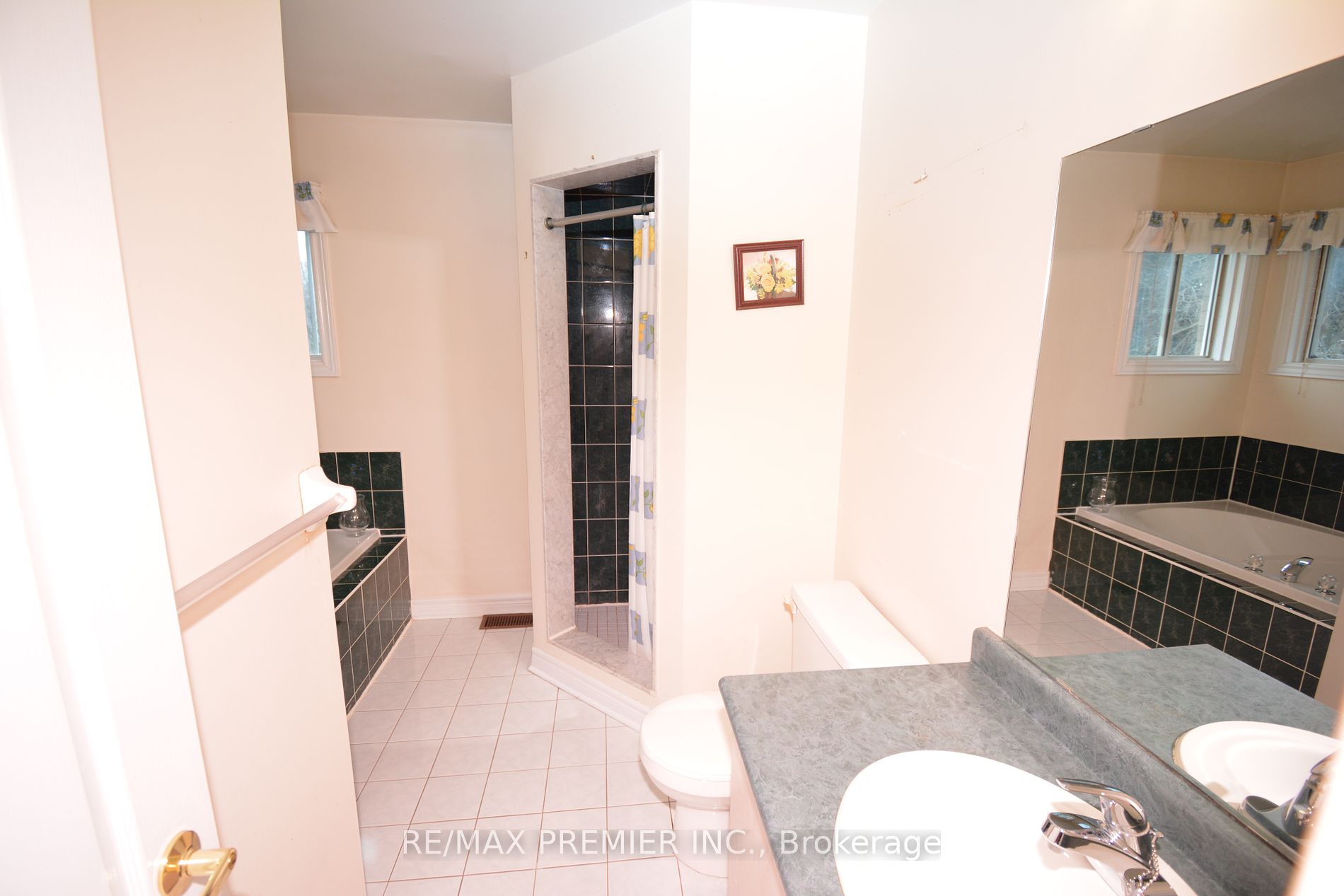 77 Stonebriar Dr
