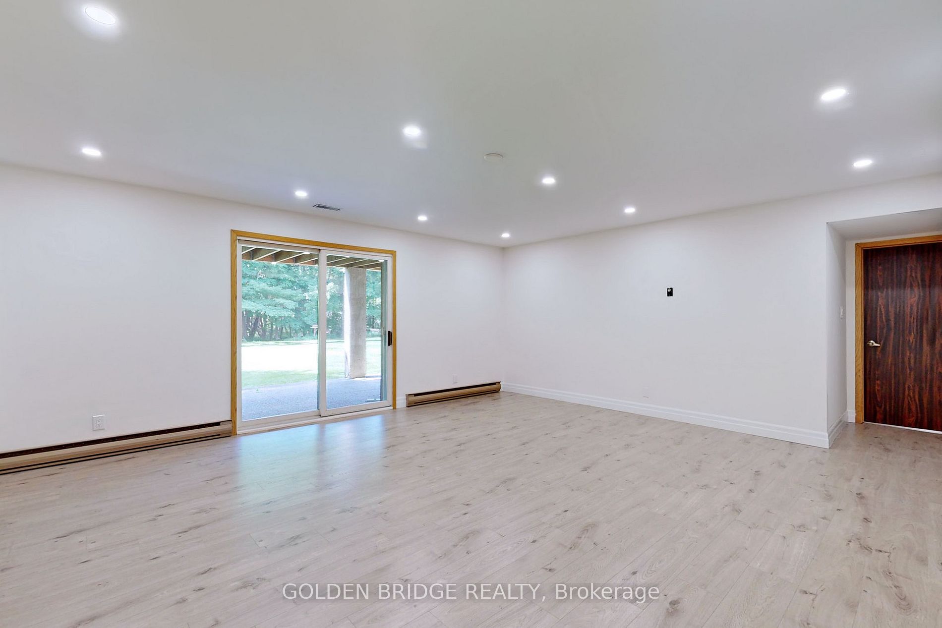 17 Glenbourne Park Dr