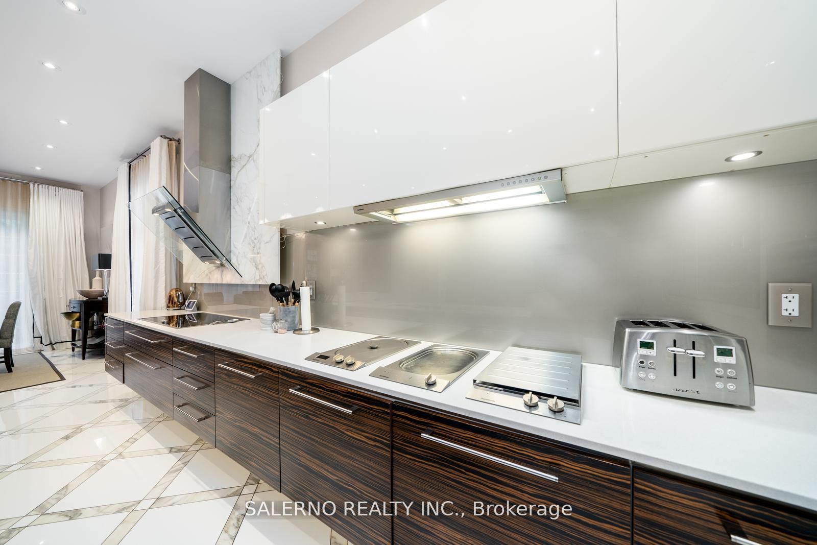 211 Grand Vellore Cres, #Upper