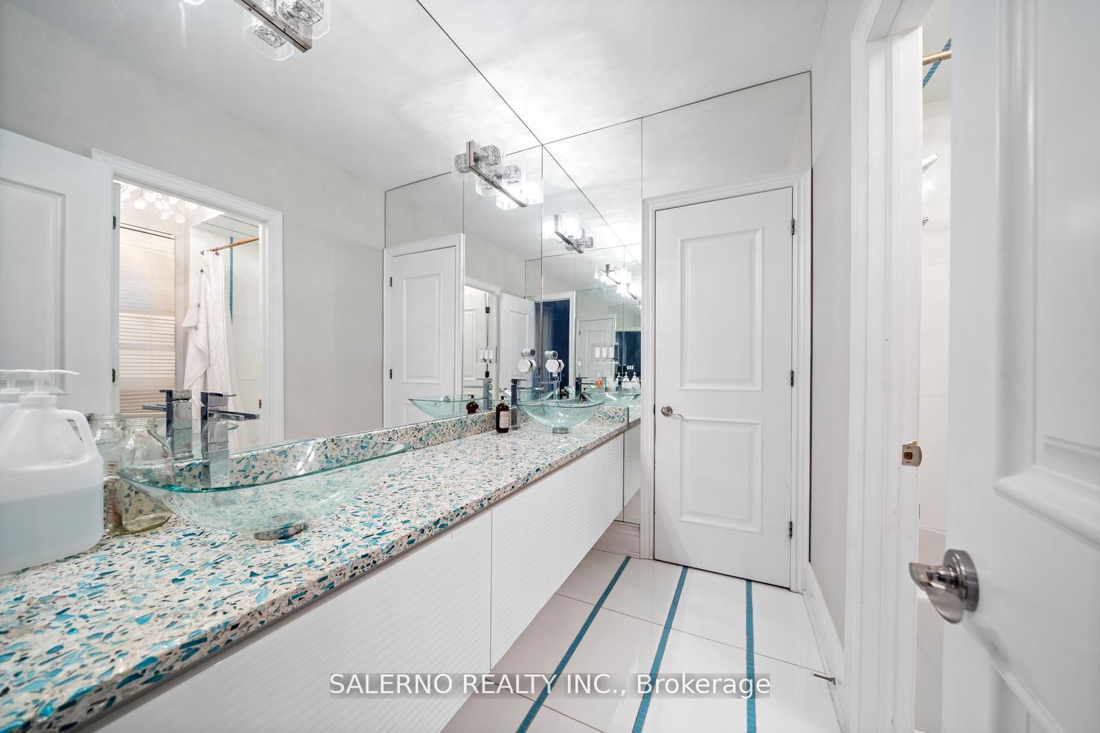 211 Grand Vellore Cres, #Upper