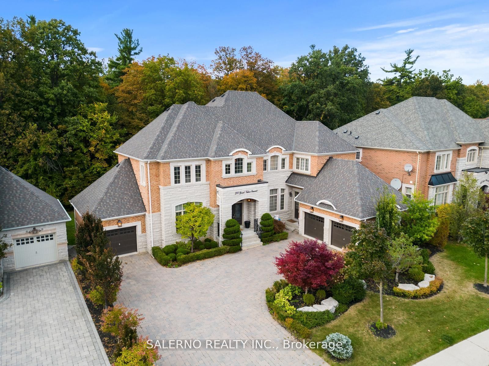 211 Grand Vellore Cres, #Upper