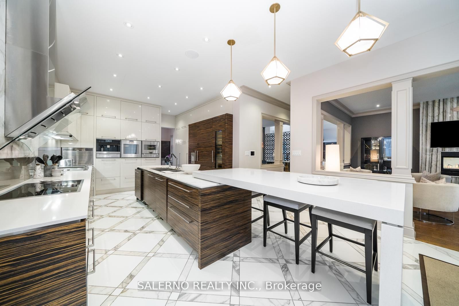 211 Grand Vellore Cres, #Upper