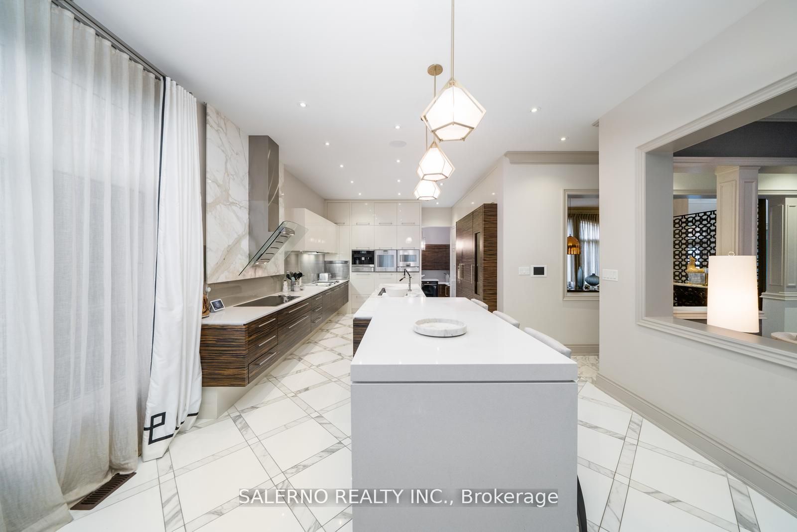 211 Grand Vellore Cres, #Upper