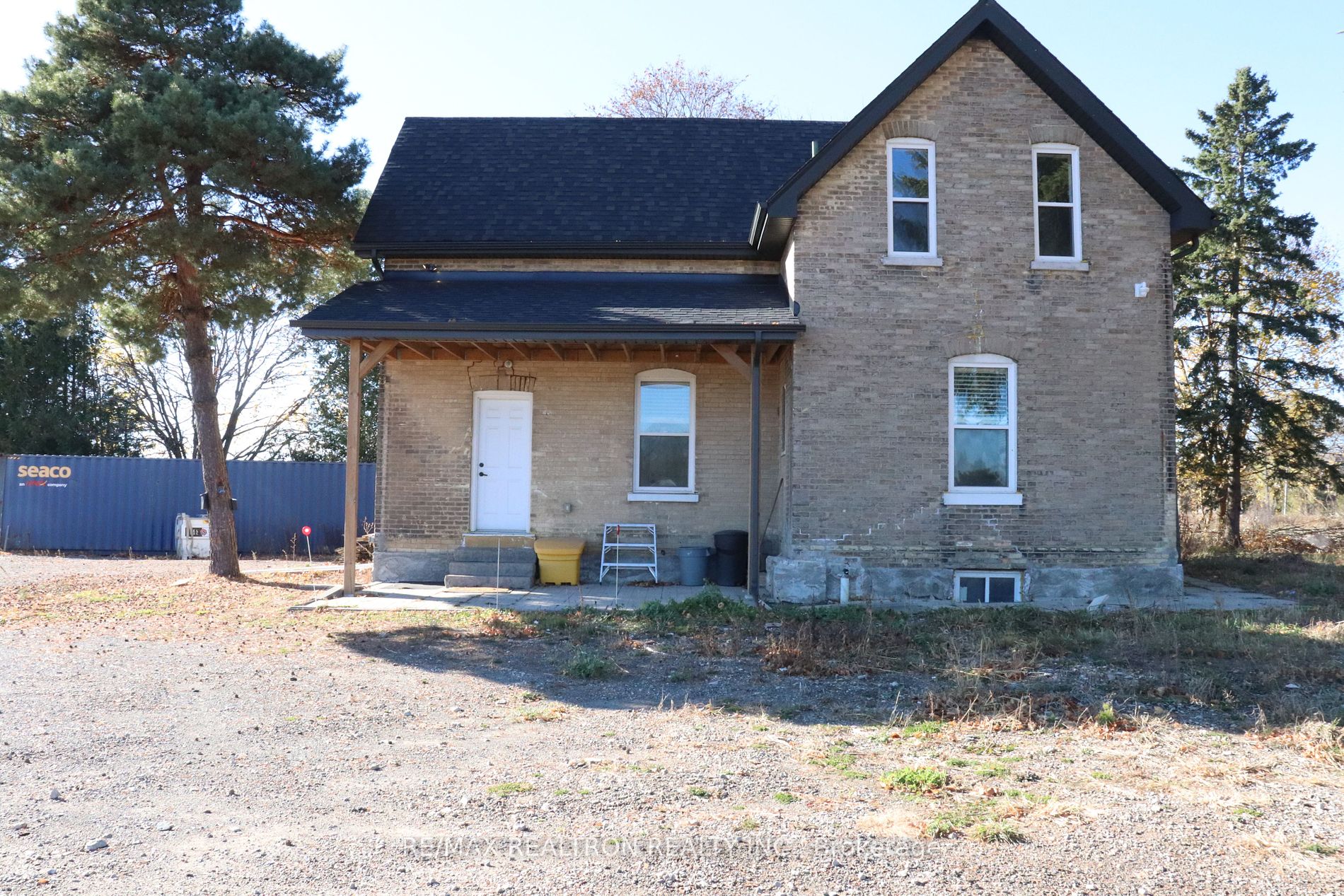 1053 15th Side Rd