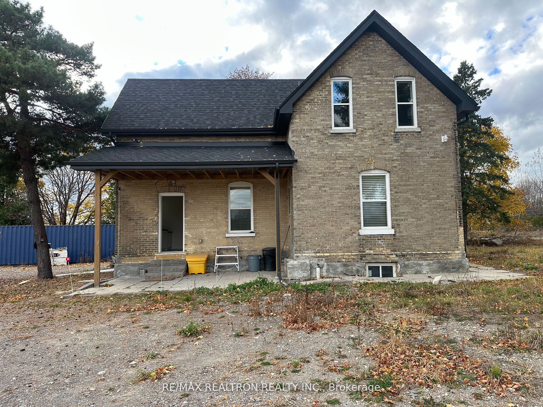 1053 15th Side Rd
