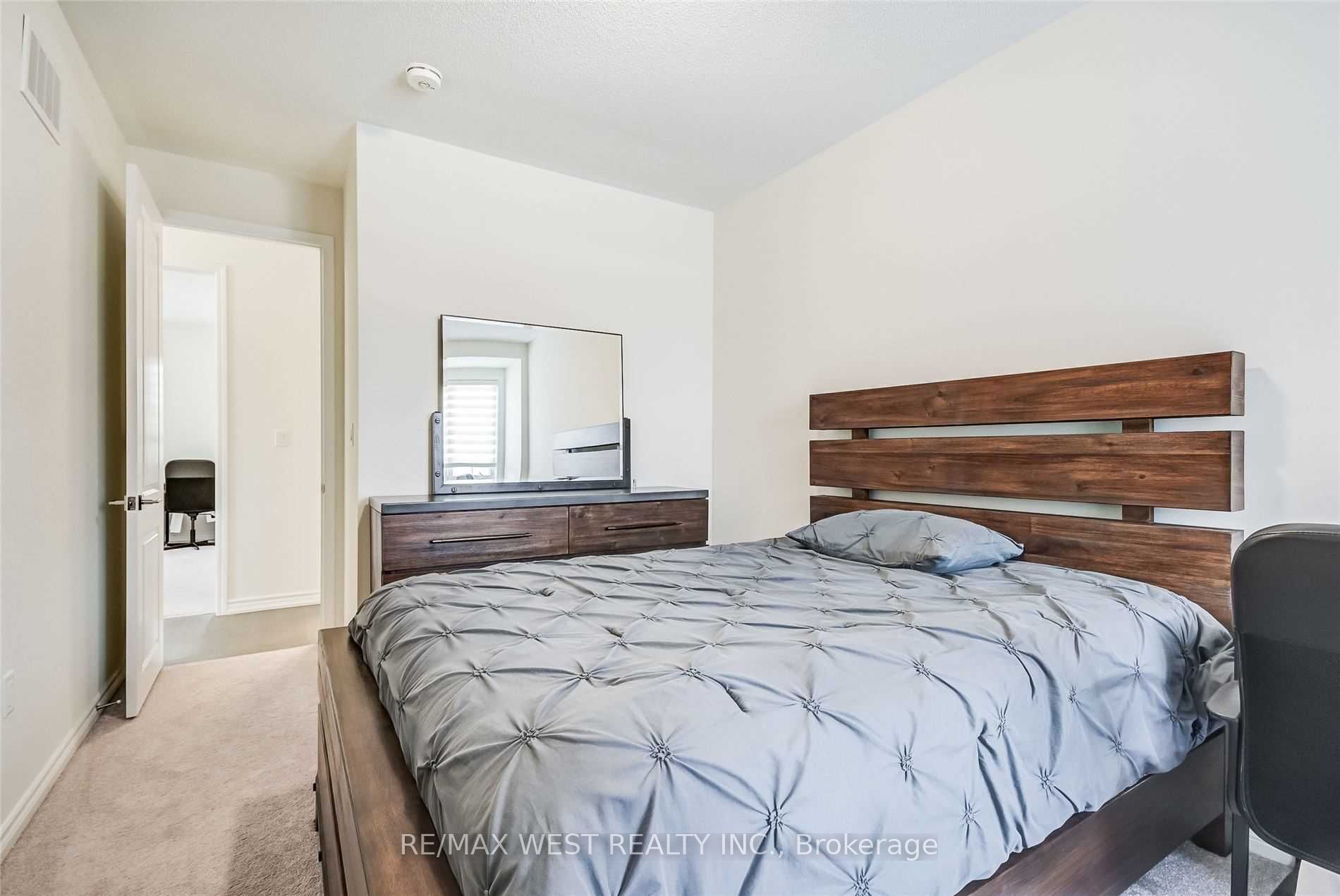 37 Chorus Cres
