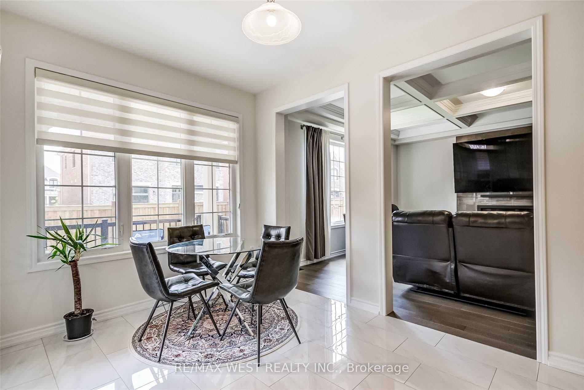 37 Chorus Cres