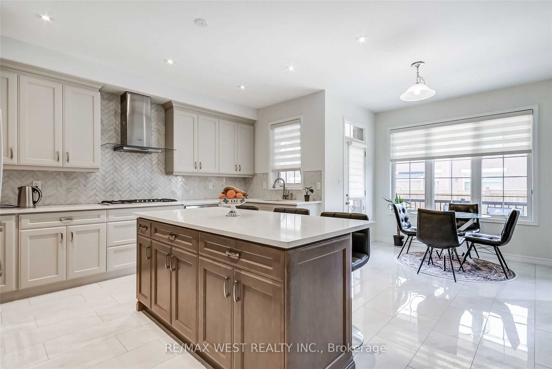 37 Chorus Cres