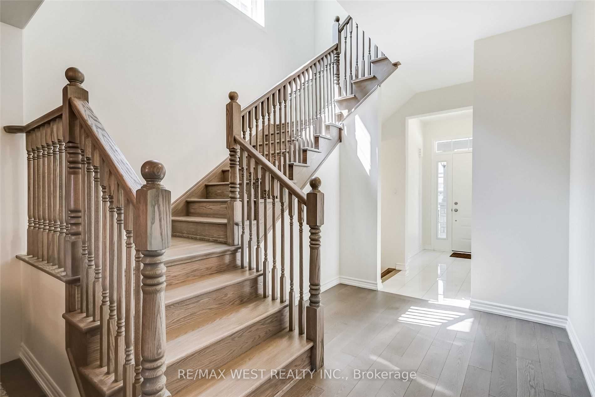 37 Chorus Cres