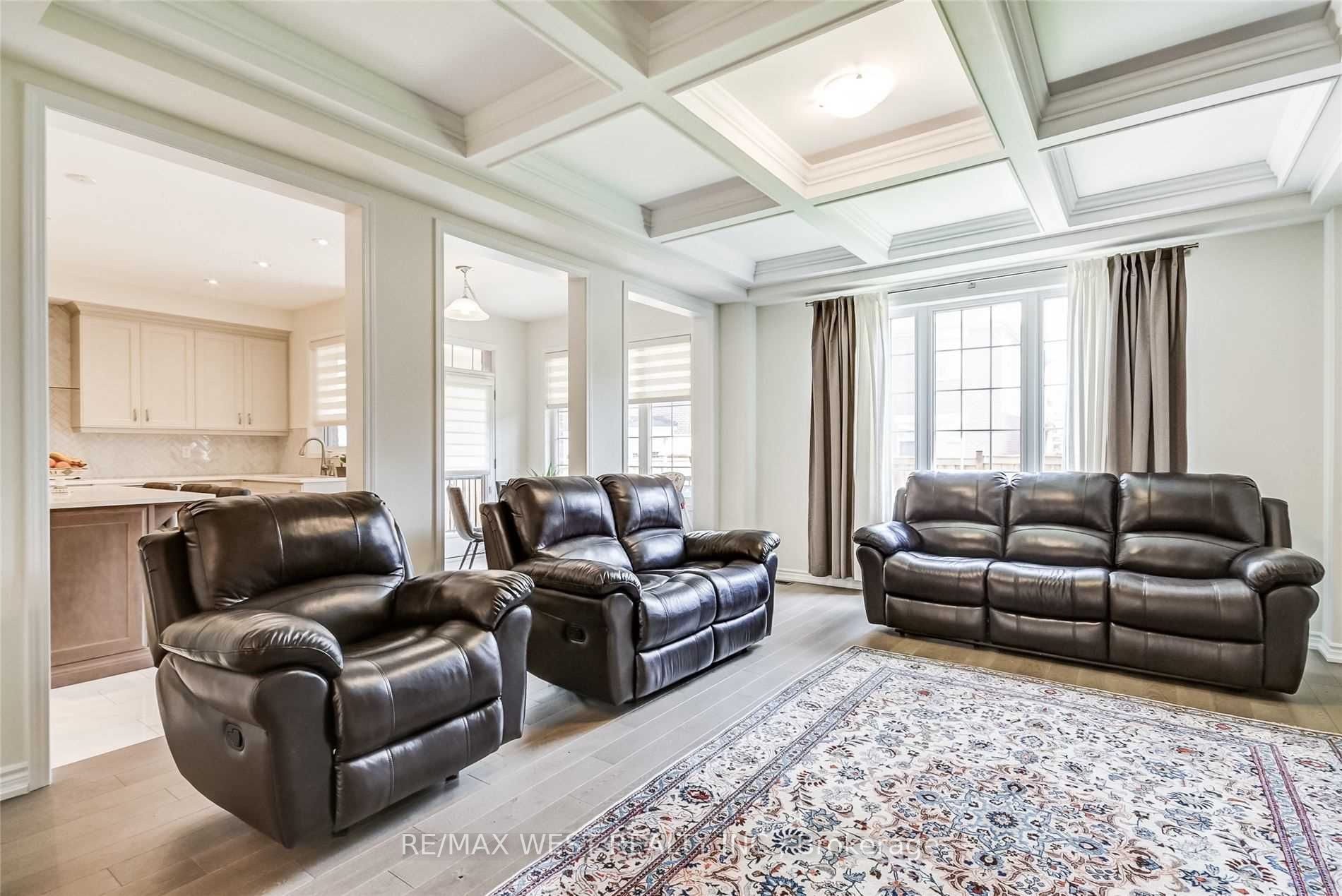 37 Chorus Cres