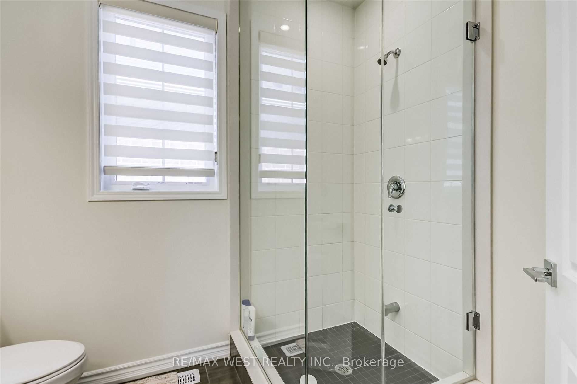 37 Chorus Cres
