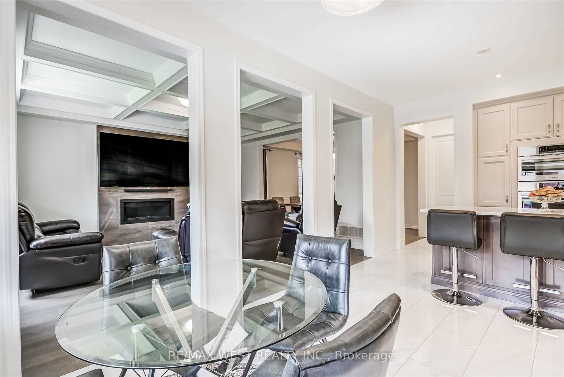 37 Chorus Cres