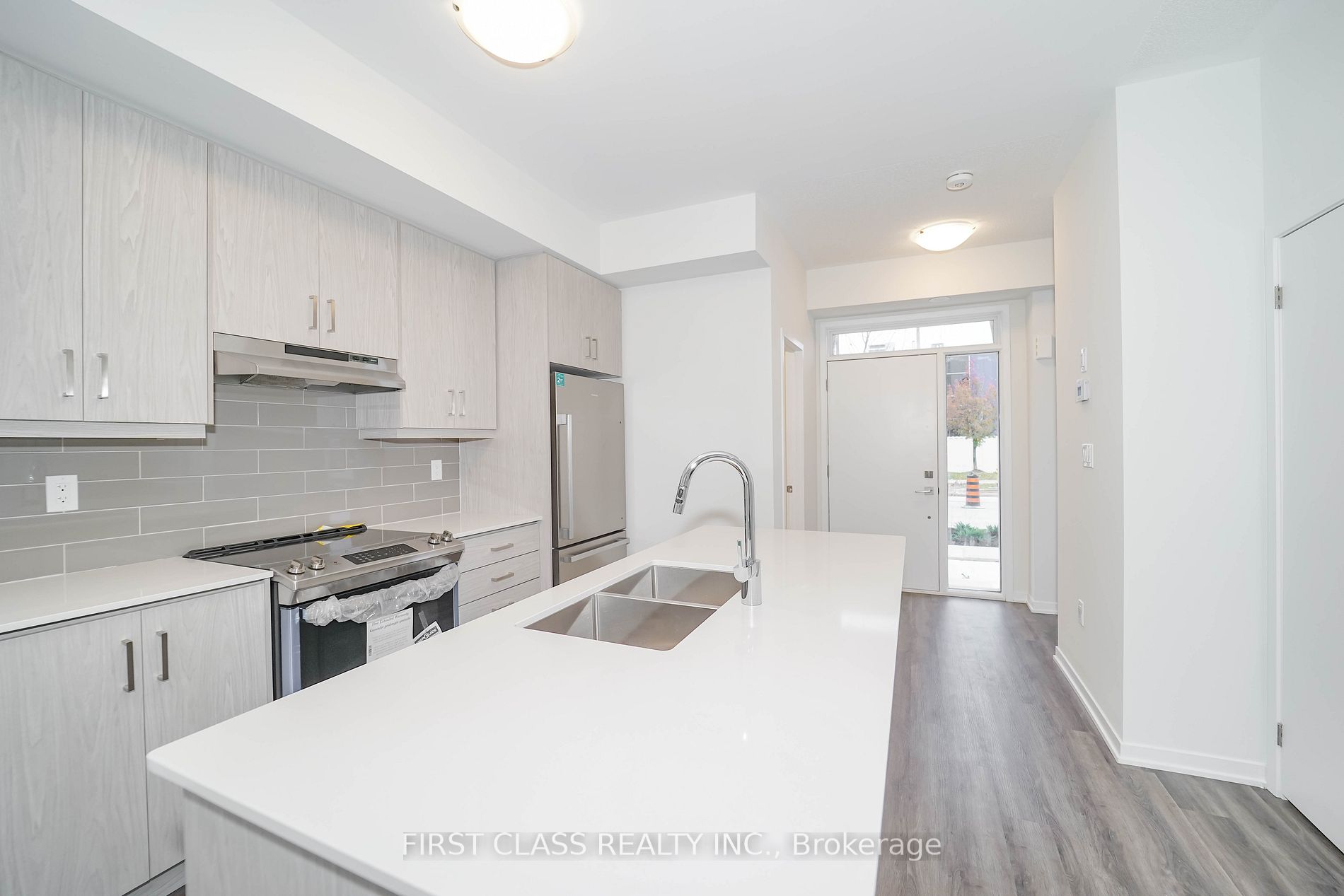 27 Mable Smith Way, #333