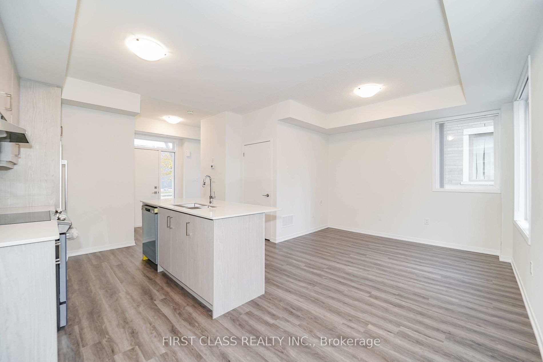 27 Mable Smith Way, #333