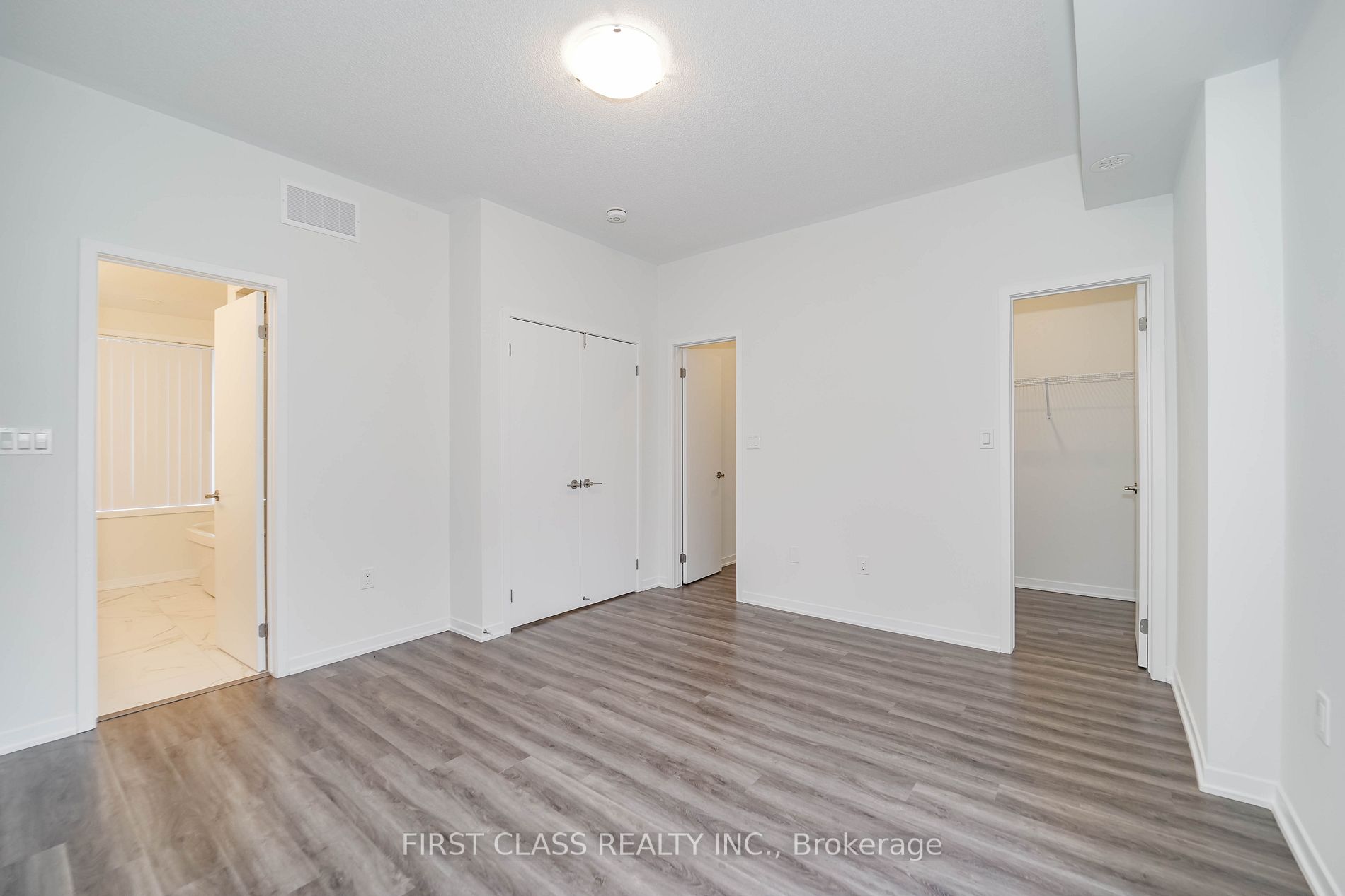 27 Mable Smith Way, #333