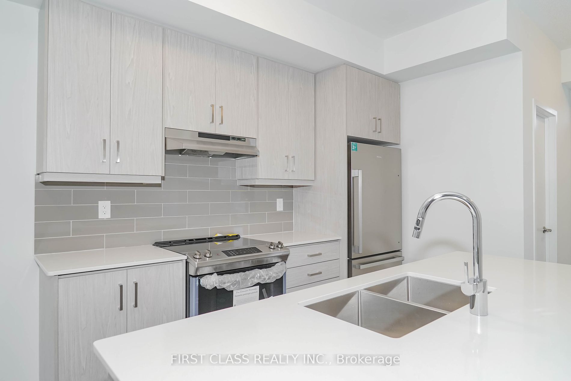 27 Mable Smith Way, #333