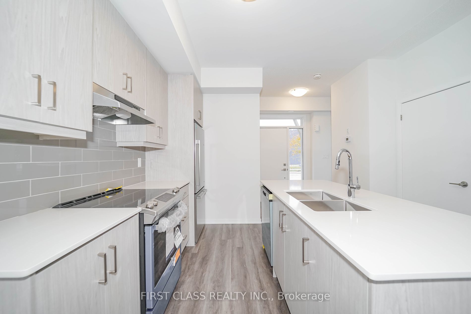 27 Mable Smith Way, #333