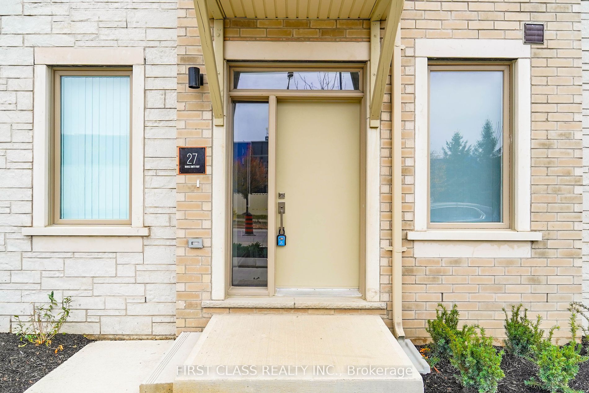 27 Mable Smith Way, #333