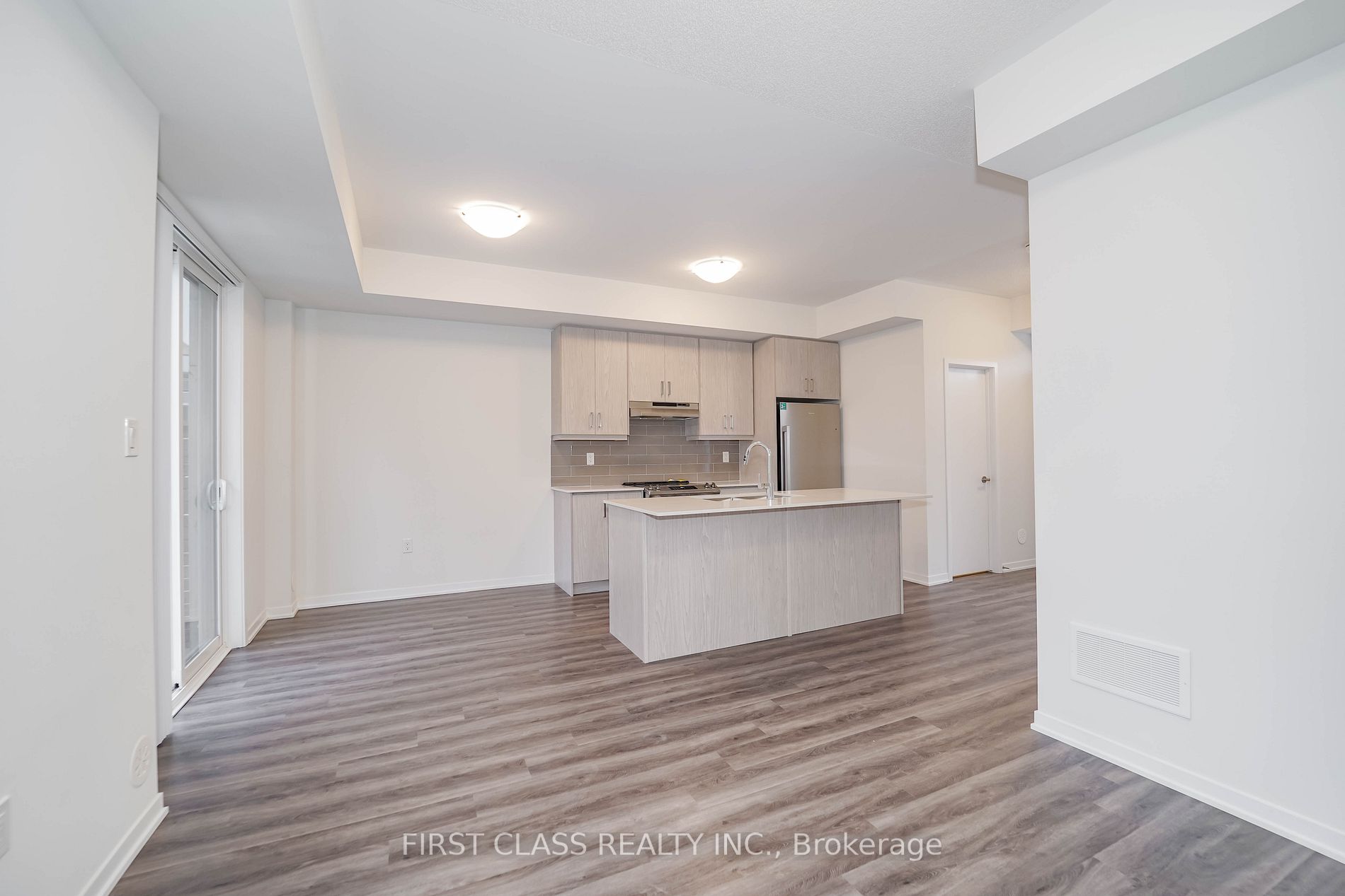 27 Mable Smith Way, #333