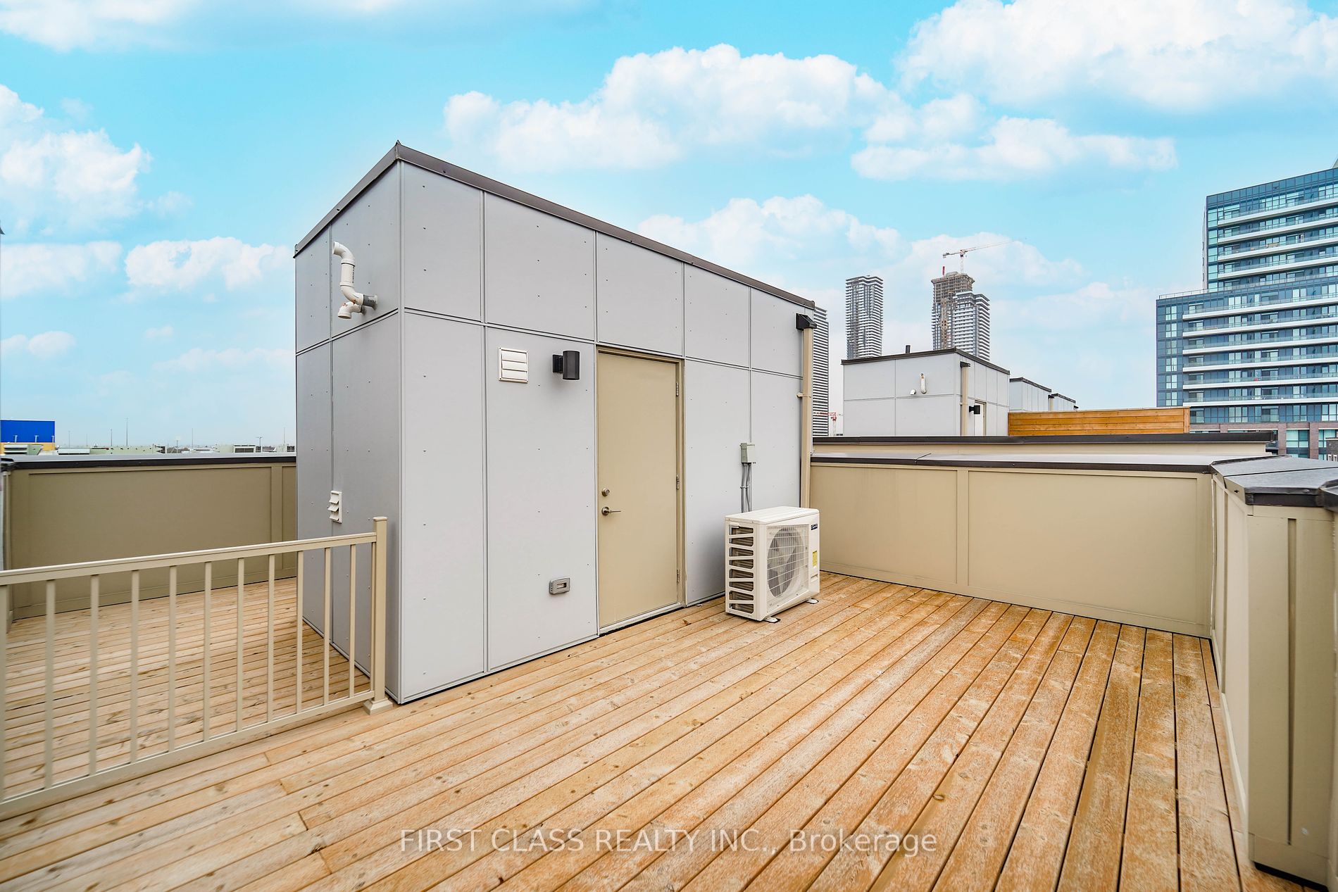 27 Mable Smith Way, #333