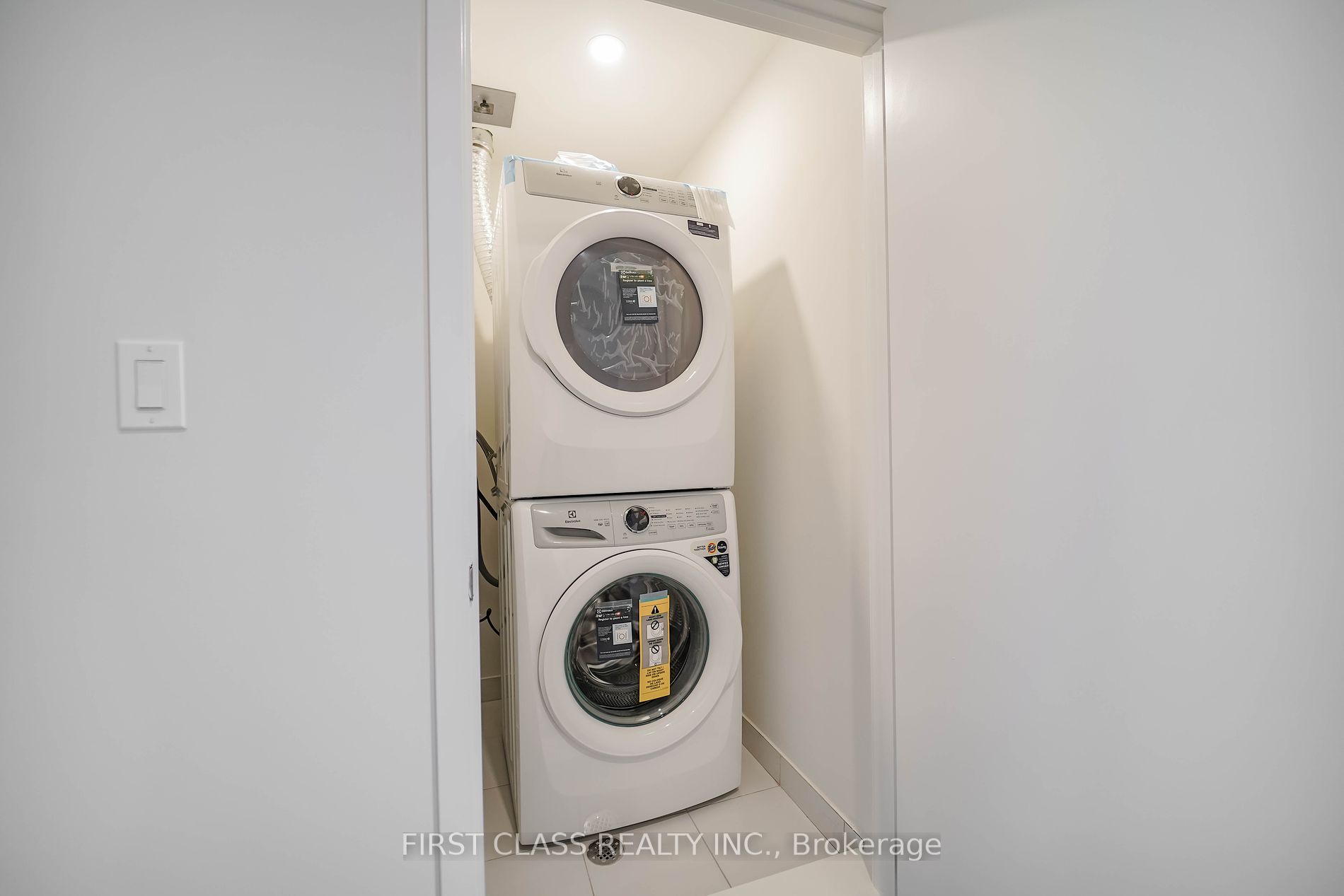 27 Mable Smith Way, #333