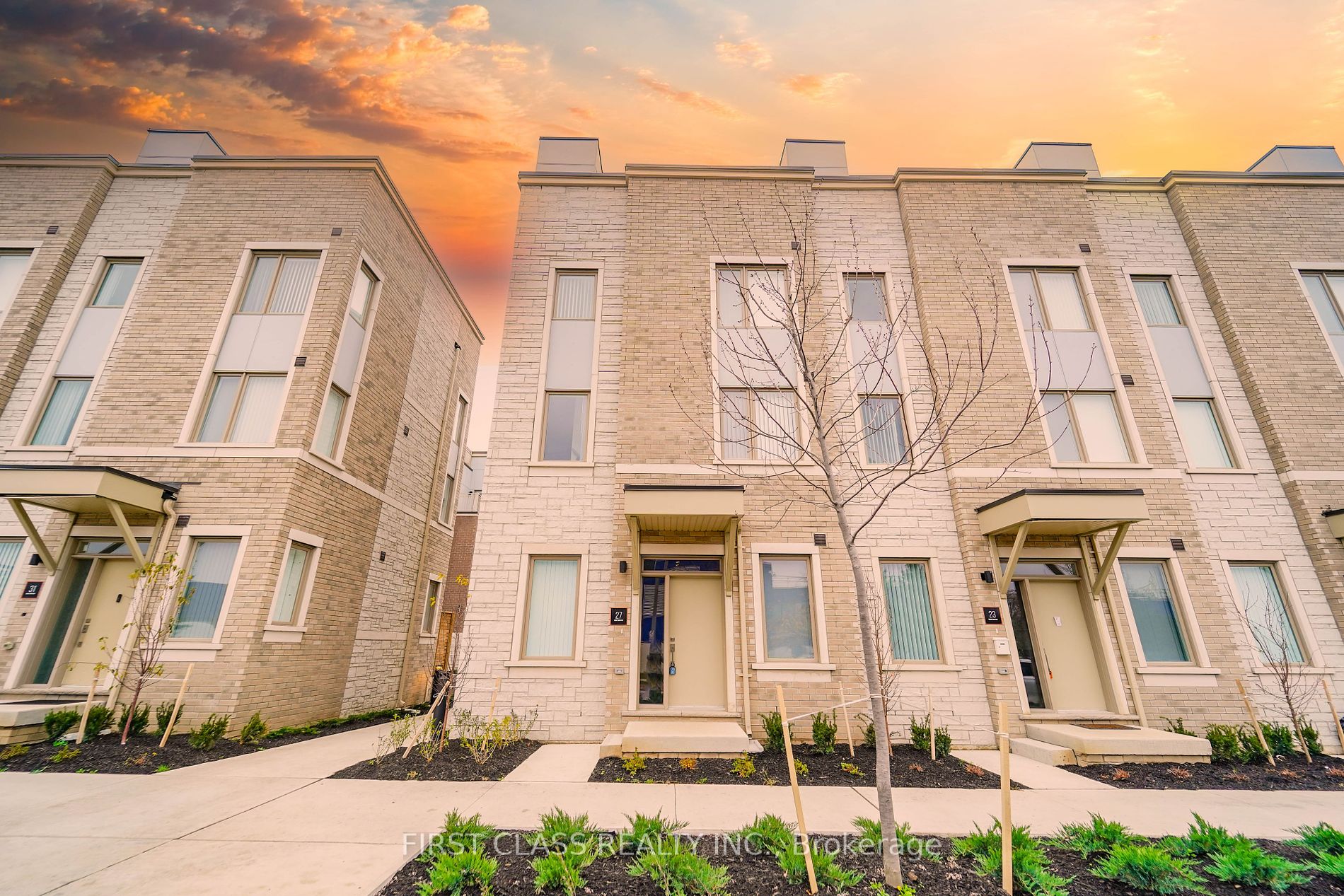 27 Mable Smith Way, #333