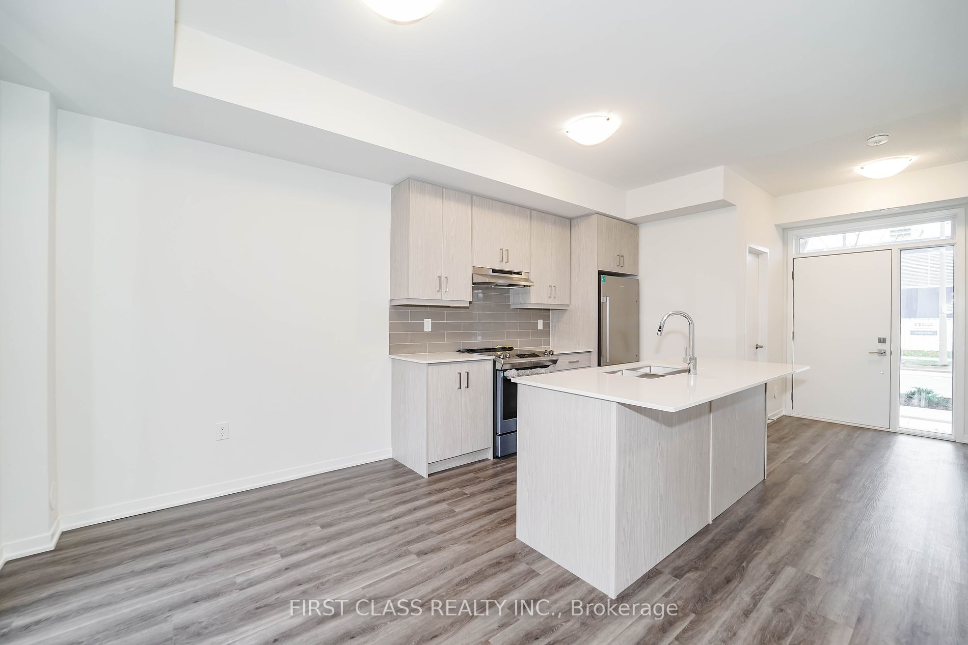 27 Mable Smith Way, #333