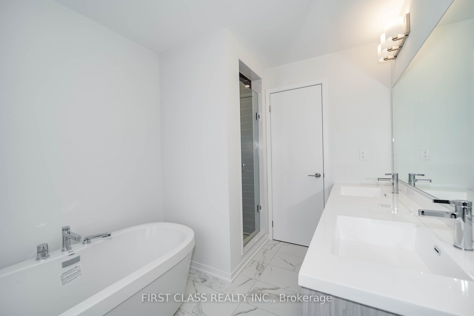 27 Mable Smith Way, #333