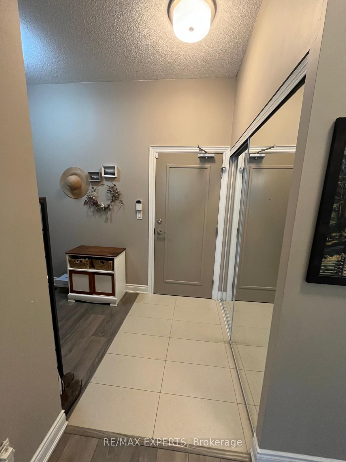 2396 Major Mackenzie Dr W, #103