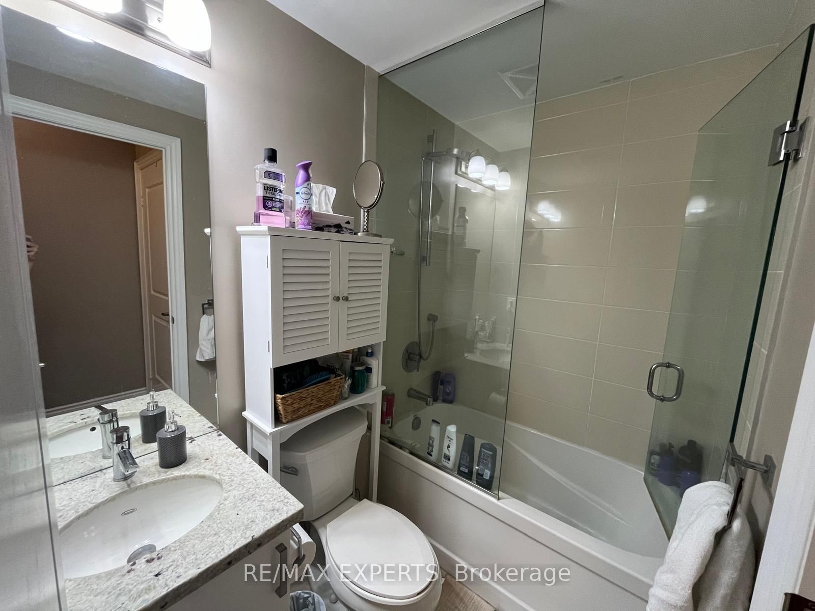 2396 Major Mackenzie Dr W, #103