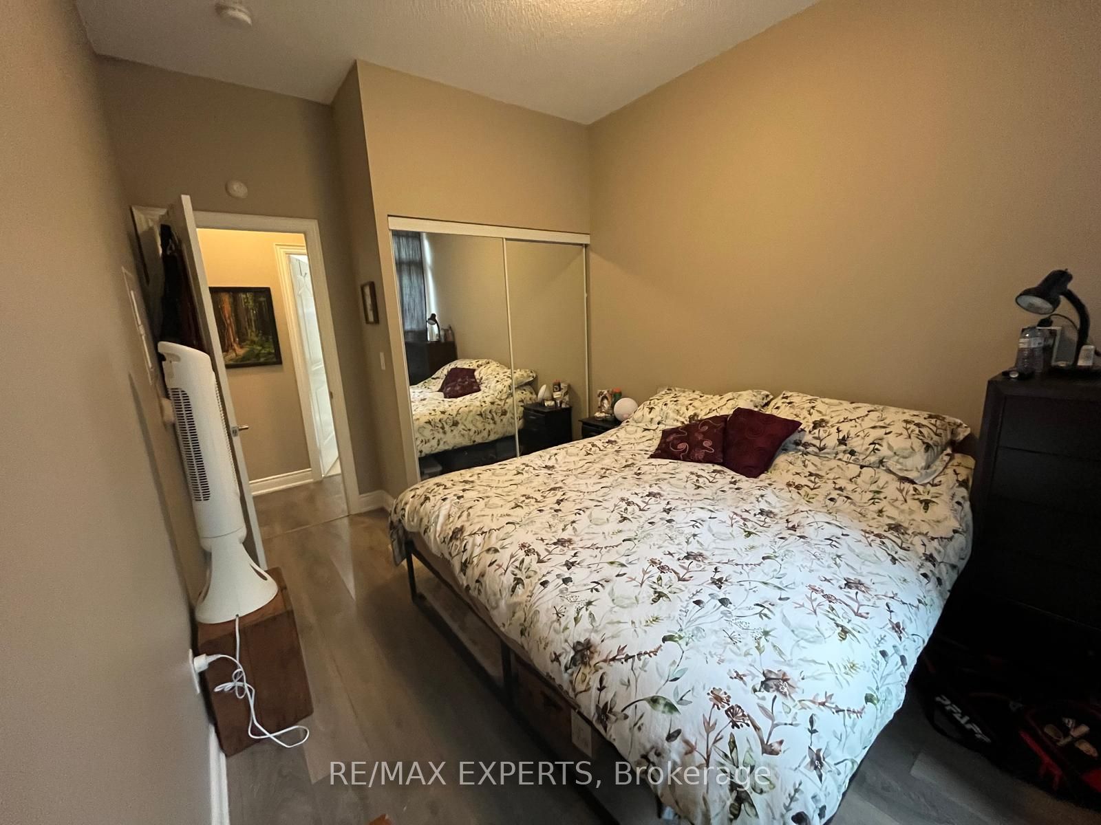 2396 Major Mackenzie Dr W, #103