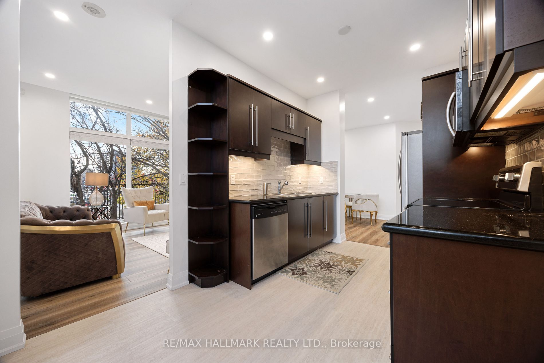 18 Harding Blvd, #114