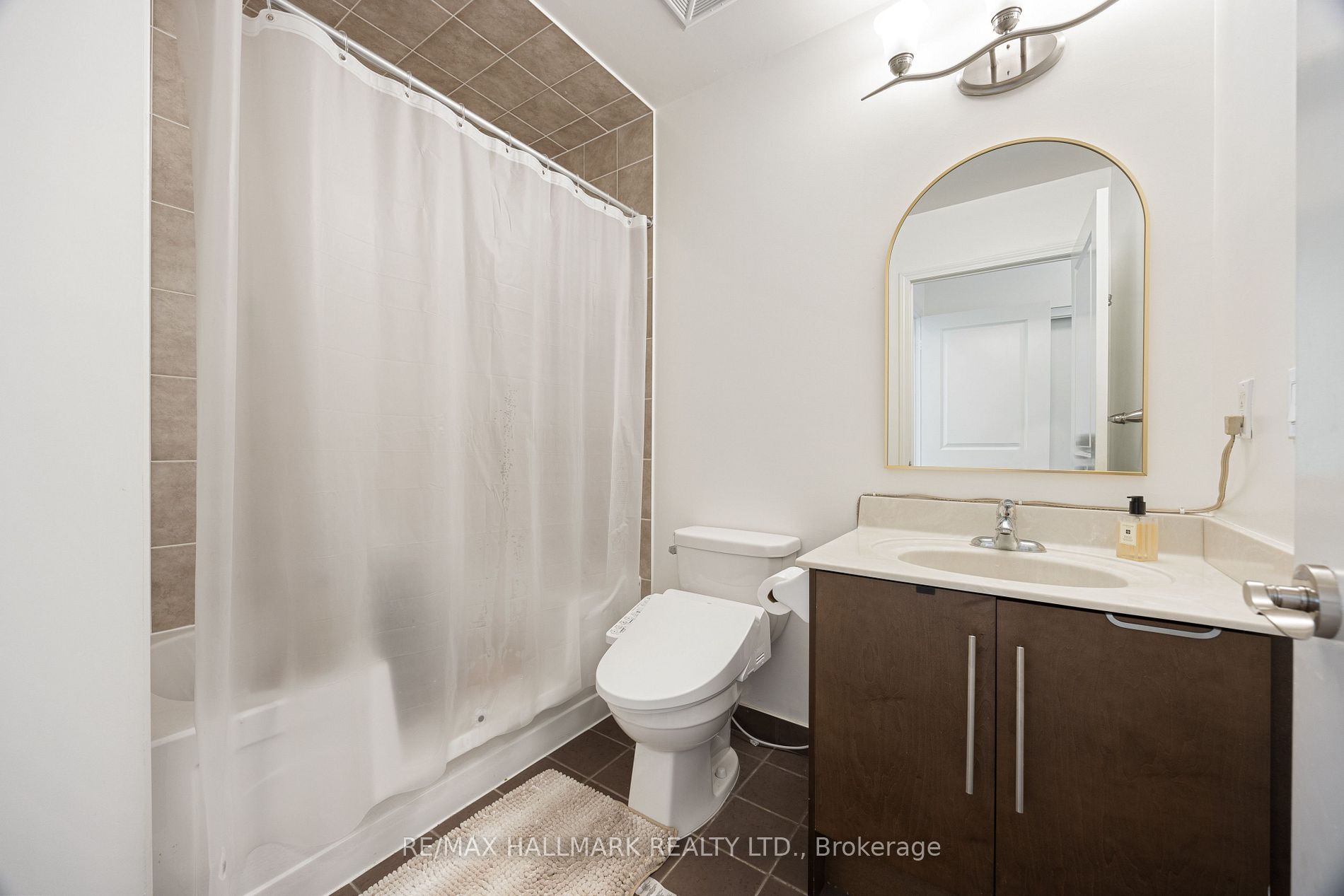 18 Harding Blvd, #114