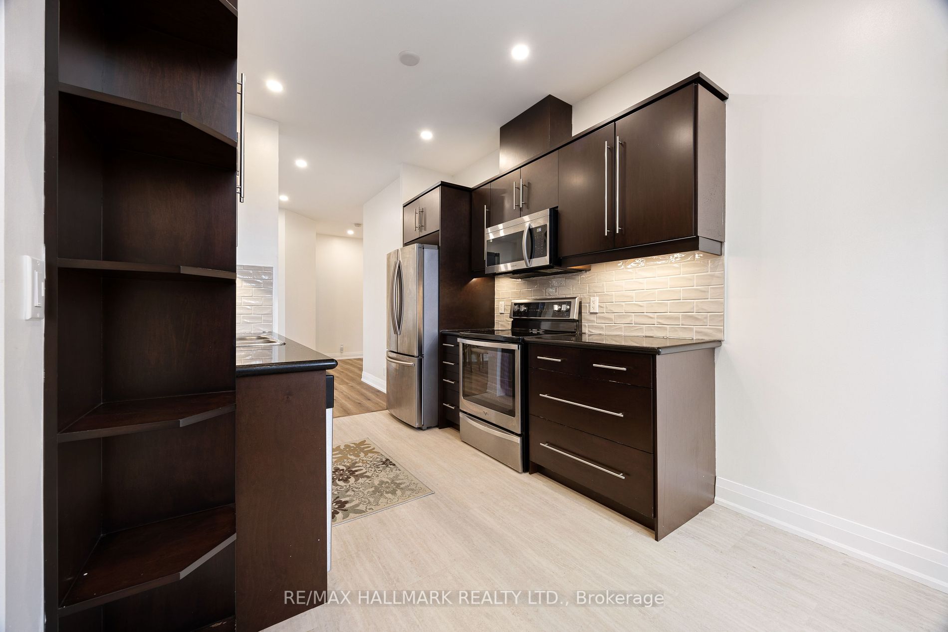 18 Harding Blvd, #114