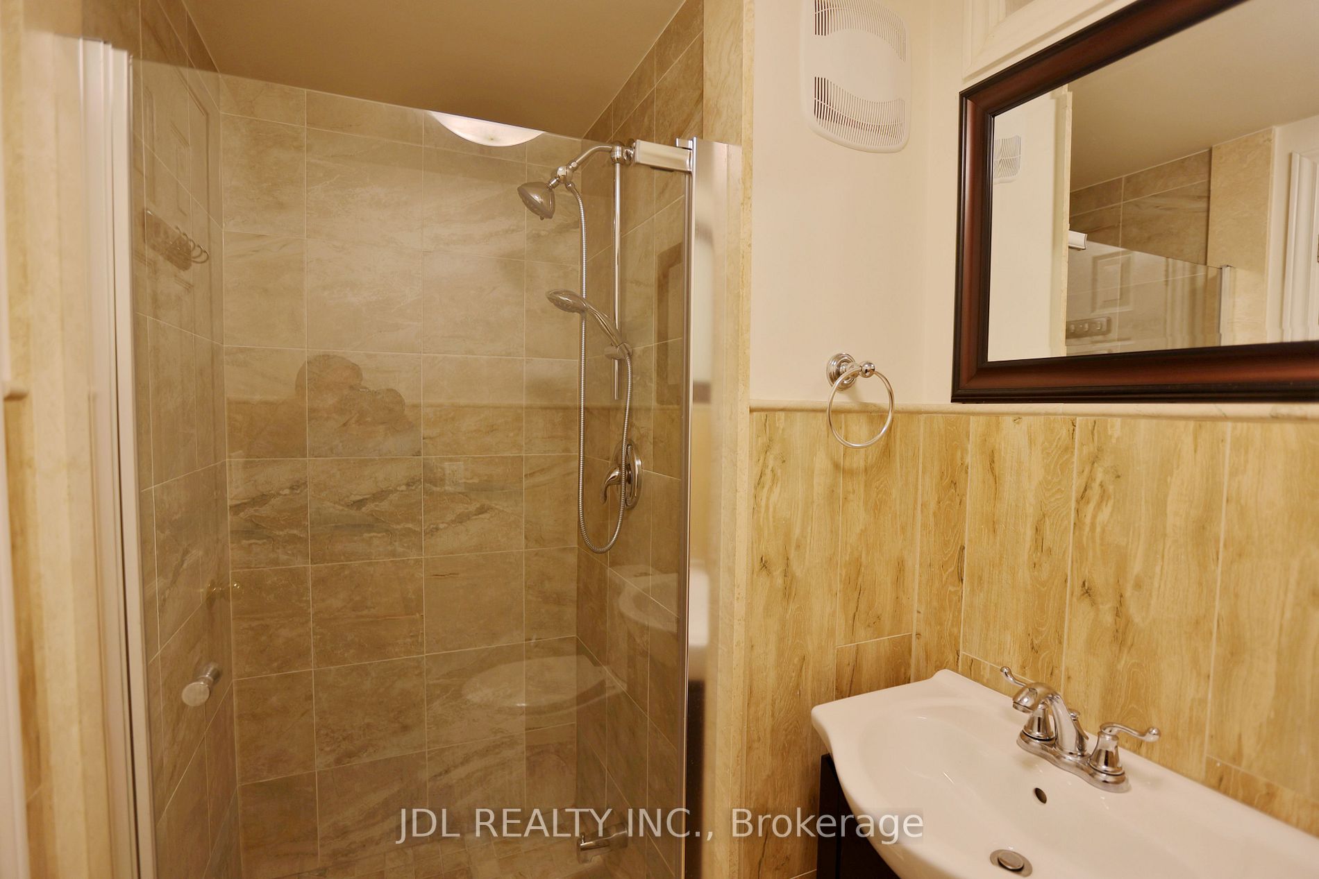 135 Stonebriar Dr