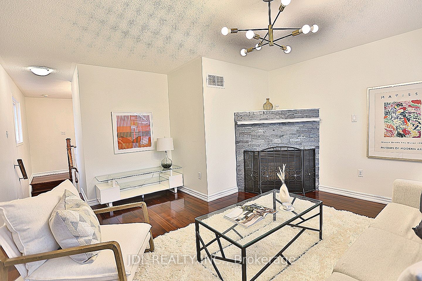 135 Stonebriar Dr
