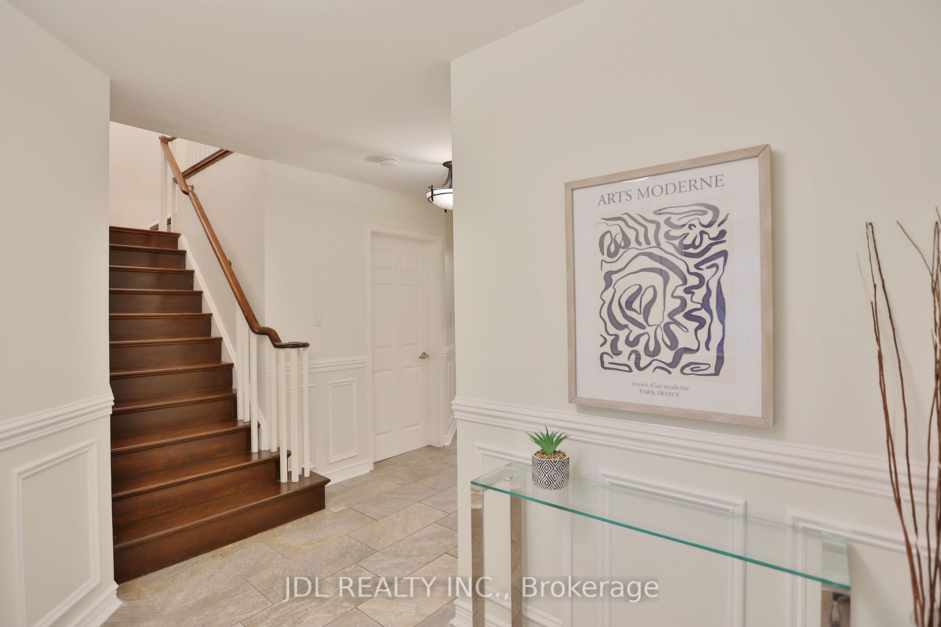 135 Stonebriar Dr