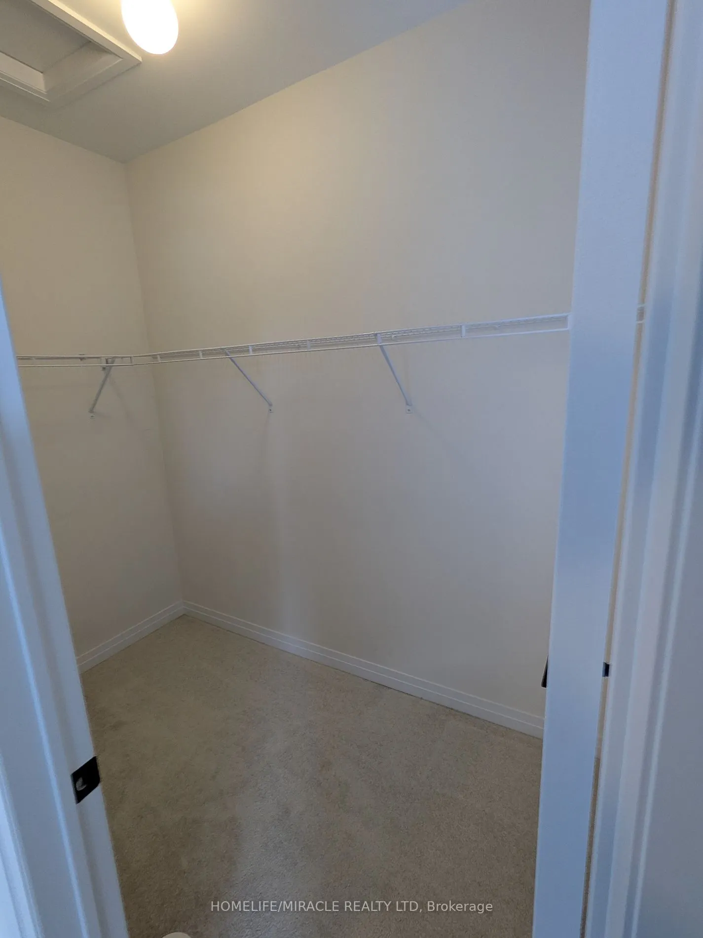 70 De La Roche Dr