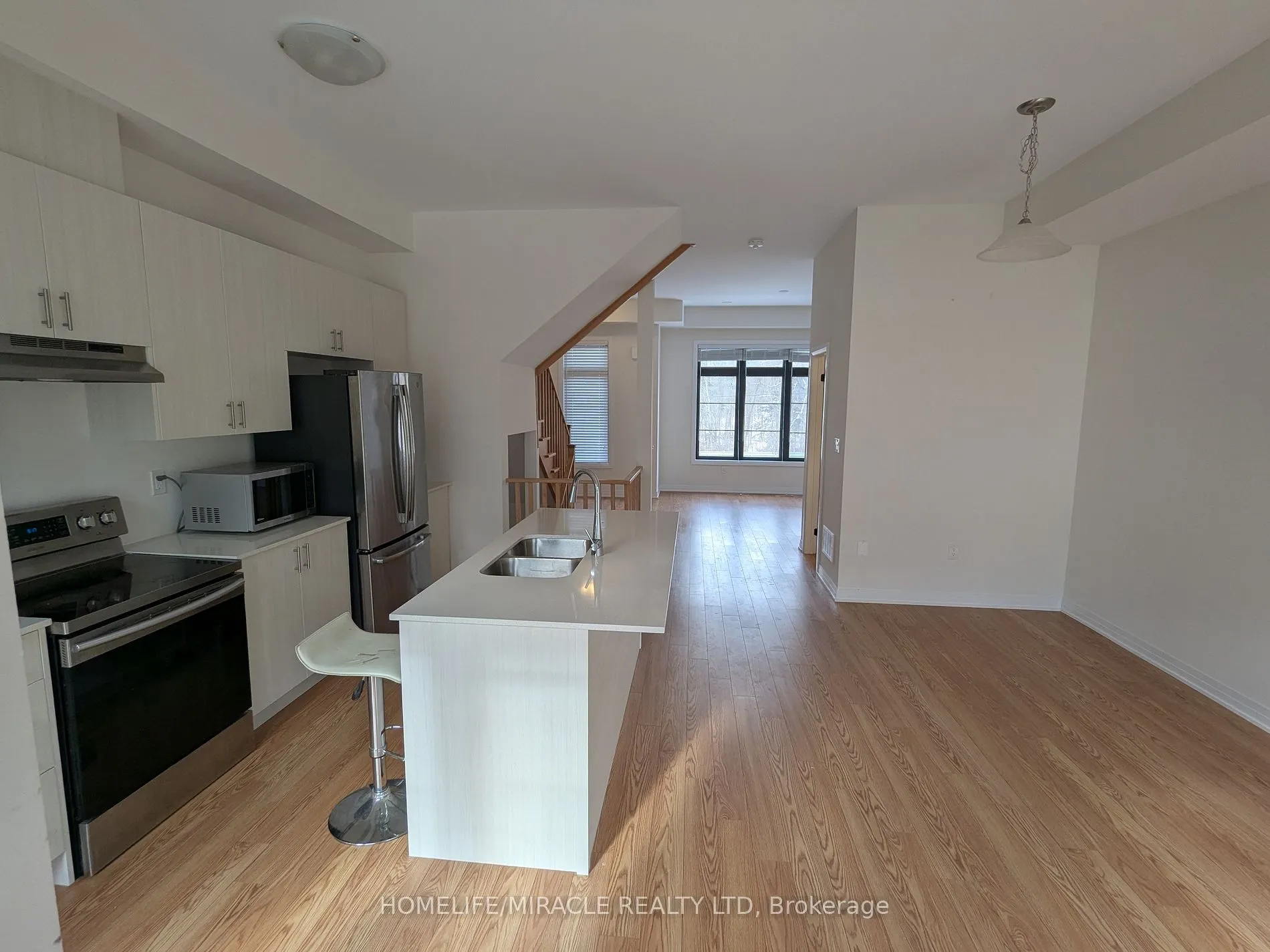 70 De La Roche Dr