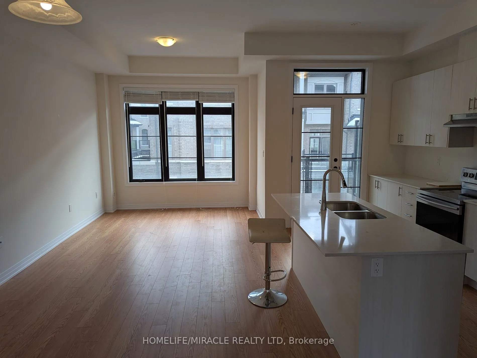 70 De La Roche Dr