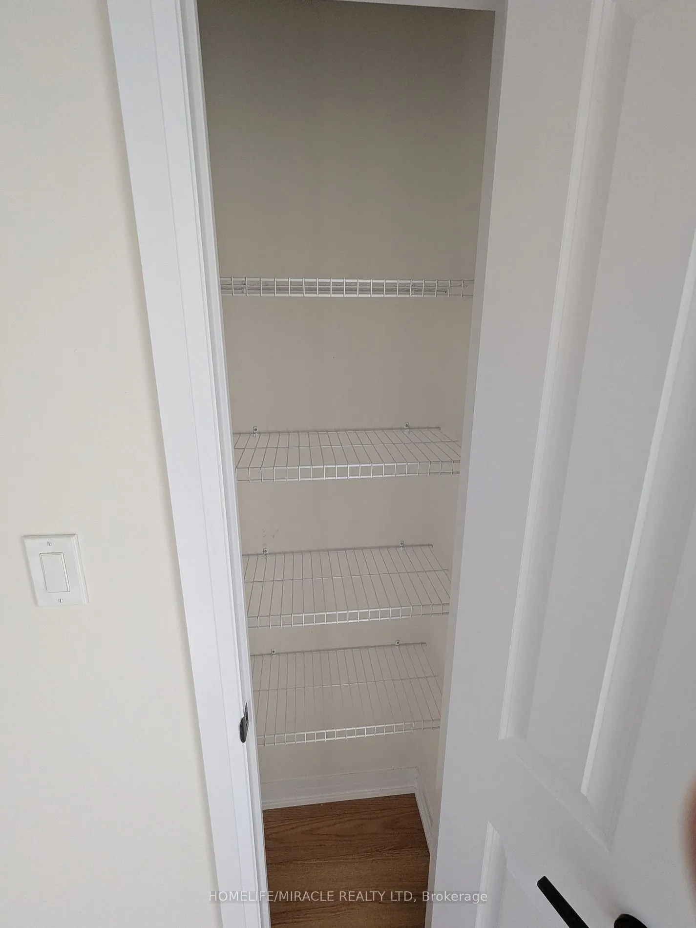 70 De La Roche Dr