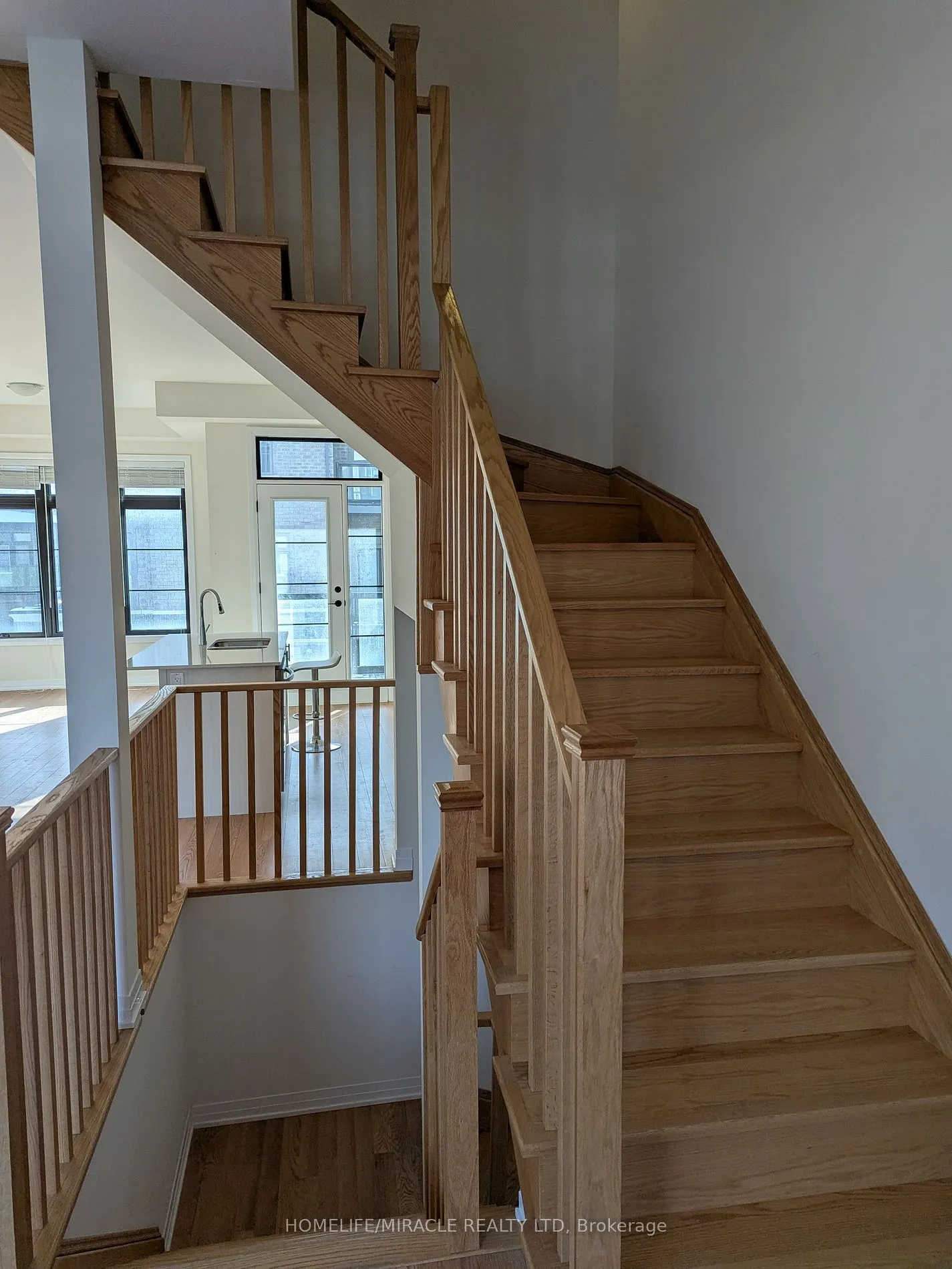 70 De La Roche Dr
