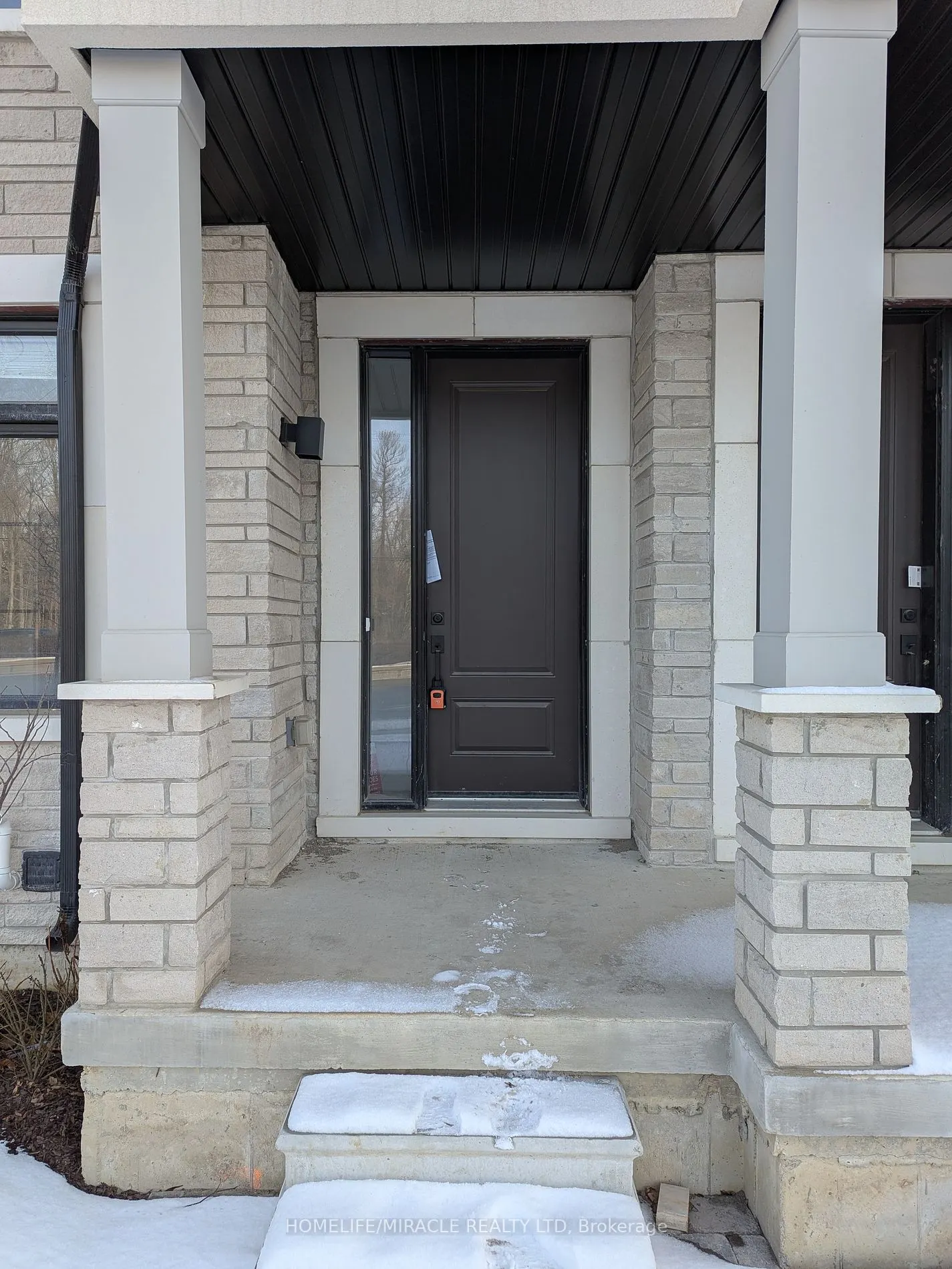 70 De La Roche Dr
