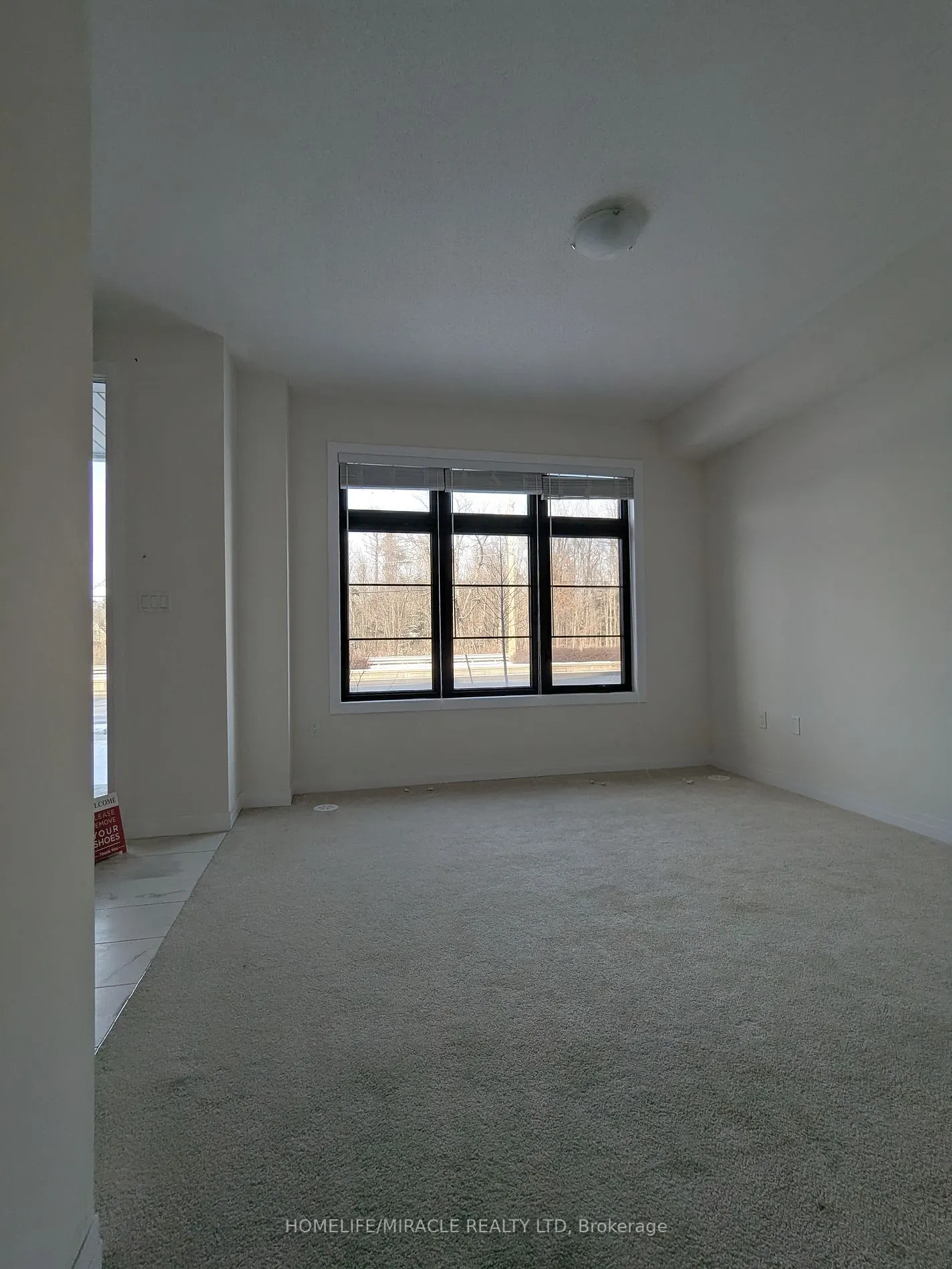 70 De La Roche Dr