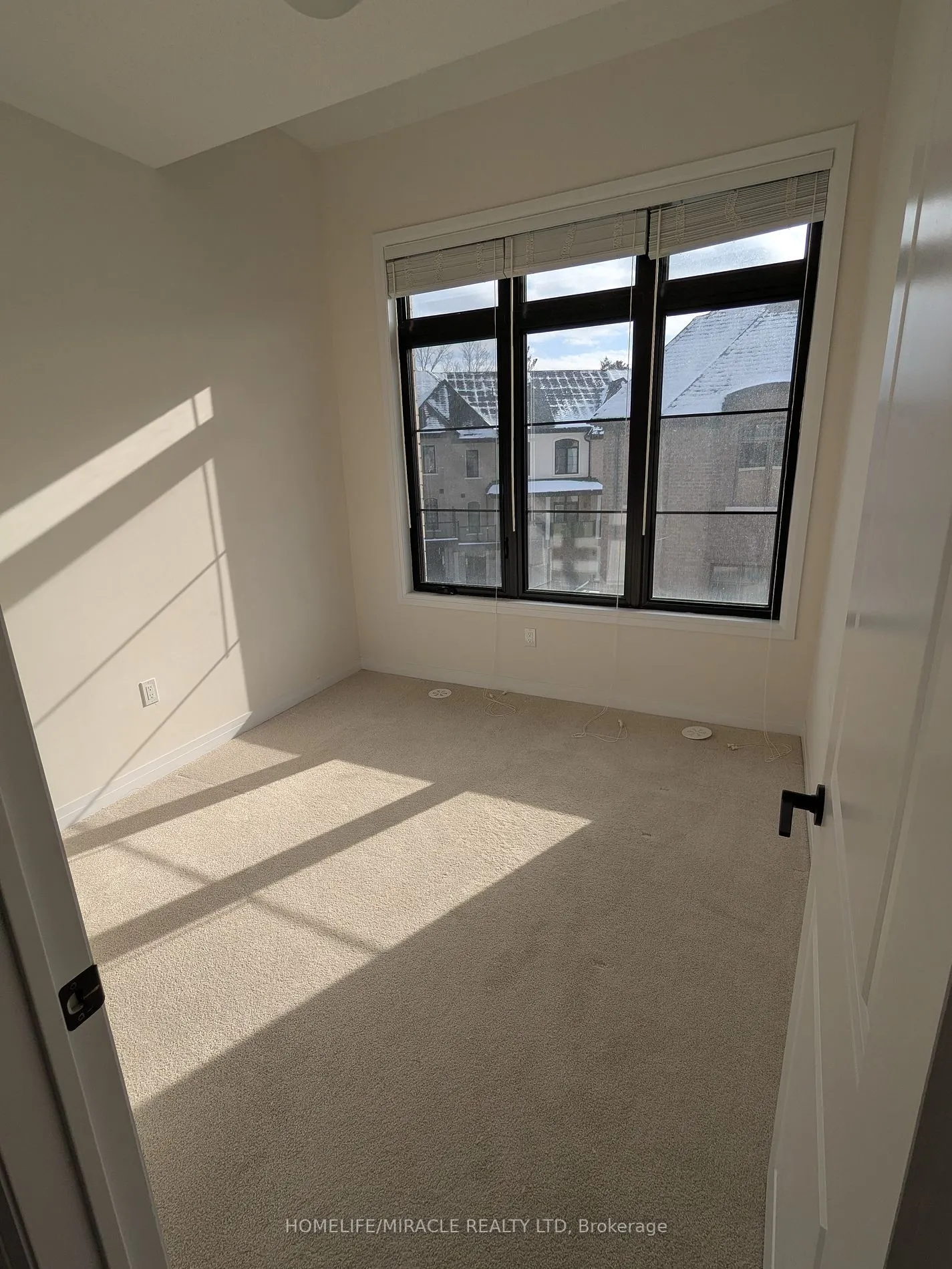 70 De La Roche Dr
