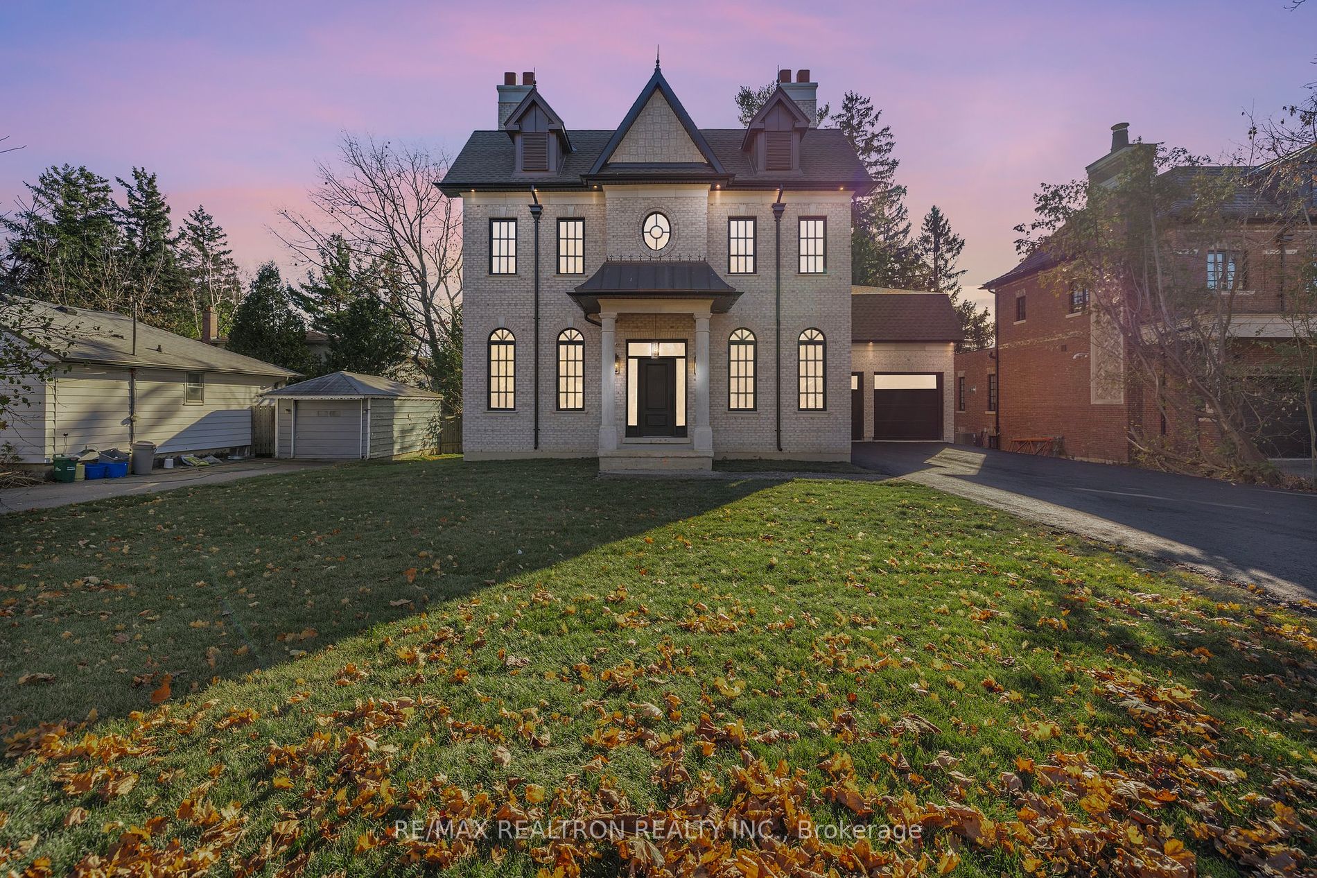 184 Richmond St