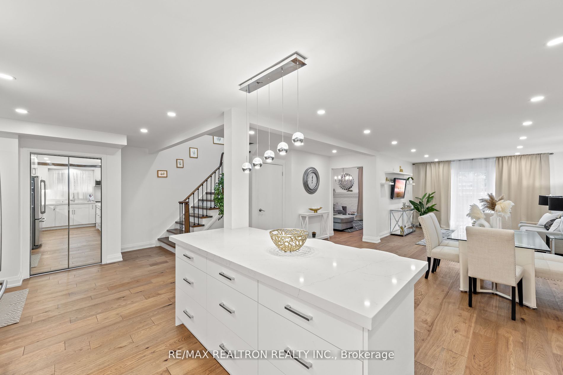 14 Mortimer Crt