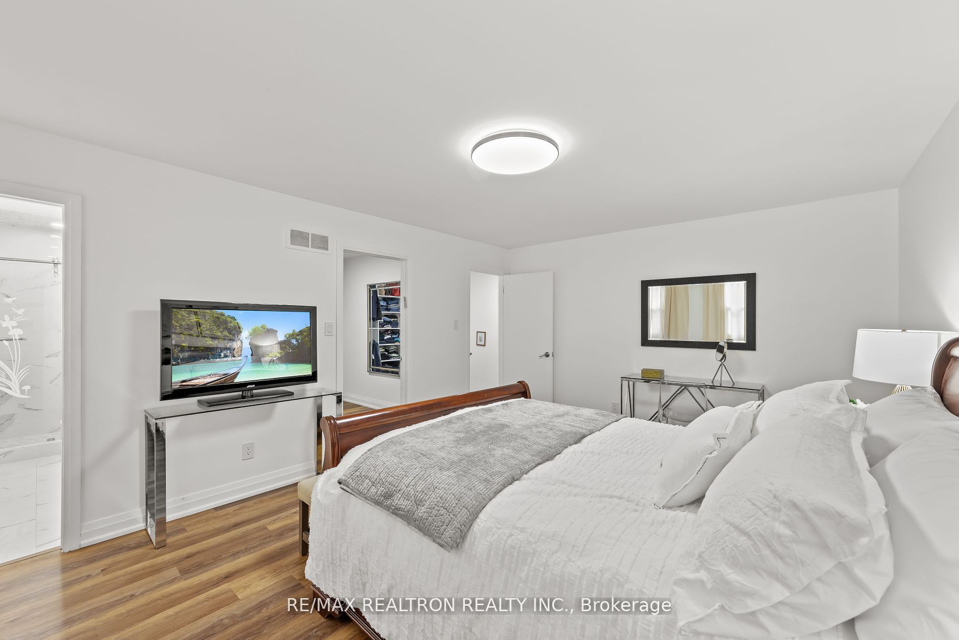 14 Mortimer Crt