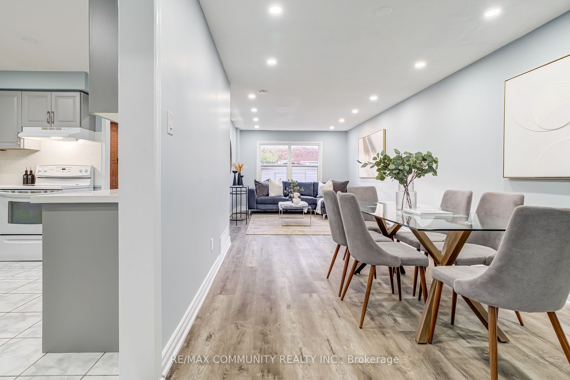 37 Irenemount Cres