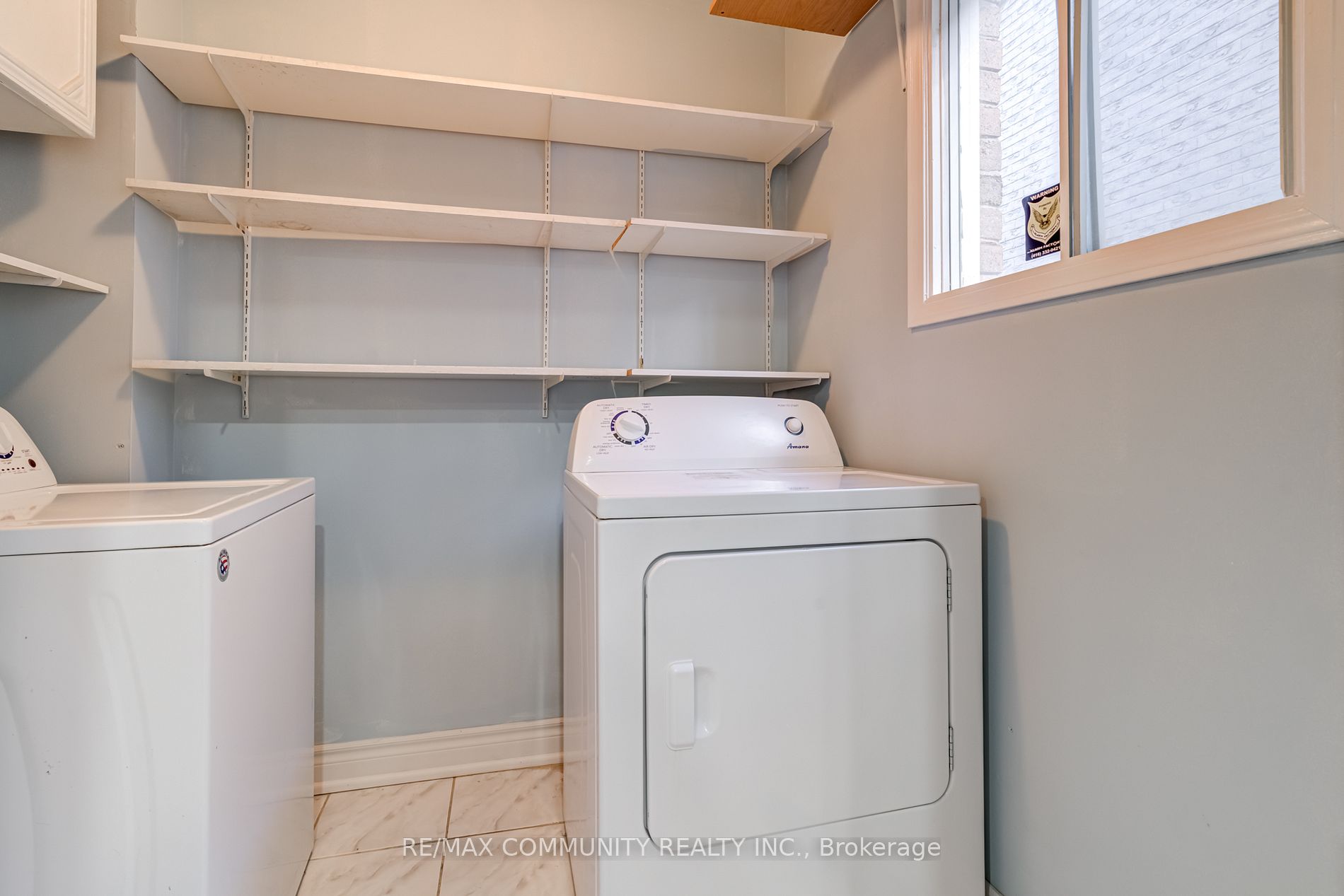 37 Irenemount Cres
